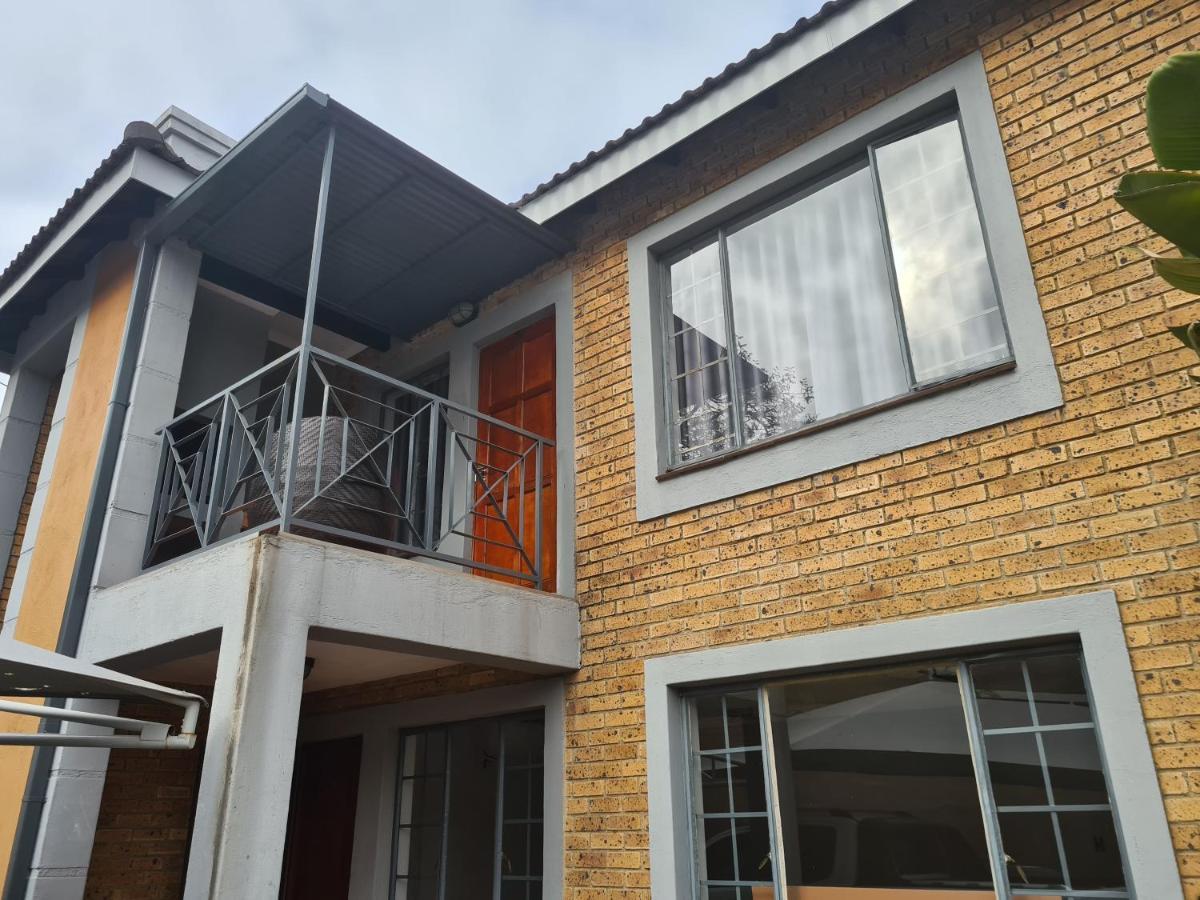 Villa Casa Lifestyle Mbombela Bagian luar foto